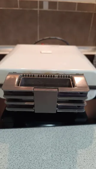 Sandwichera Ufesa Familiar