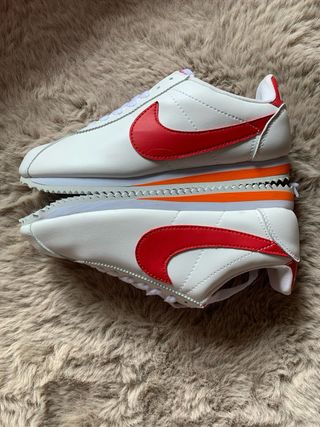 Nike Cortez Rojas y Blancas