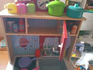 Cocinita de juguete de madera