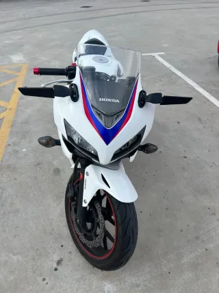 Honda CBR 500R sportbike manual