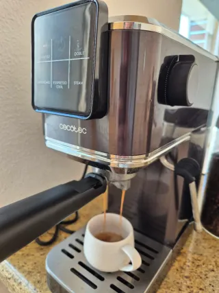 Cafetera Cecotec + Molinillo DeLonghi + cajas