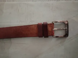 Cinturón de piel marrón