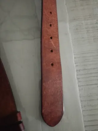 Cinturón de piel marrón