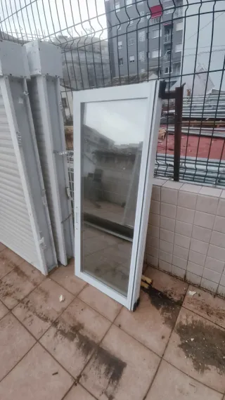 Ventanas ALU Climalit efecto espejo con Persiana