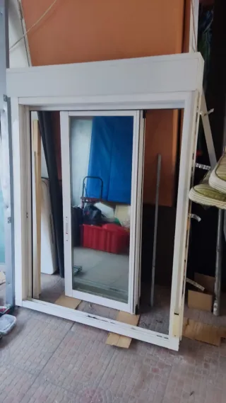 Ventanas ALU Climalit efecto espejo con Persiana