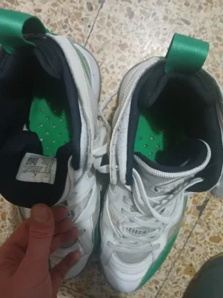 Jordan two trey Verde y Blanco