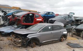 Peugeot aletín trasero izquierdo 3008 444881