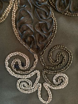 Maglia verde oliva con ricami taglia L/XL