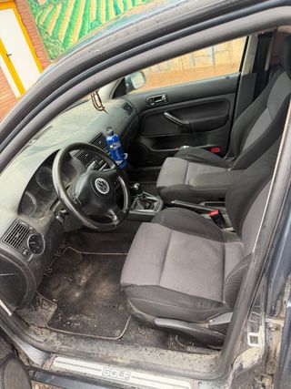 Volkswagen Golf 2003