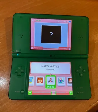 Nintendo DSi XL Verde
