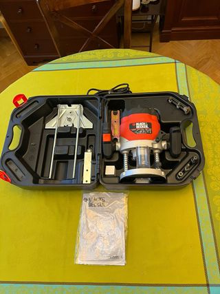 Fresadora Black & Decker KW850E