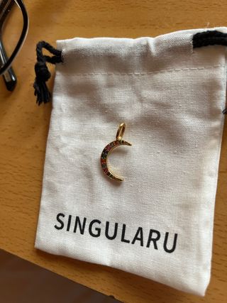 Colgante Luna Multicolor Baño Oro