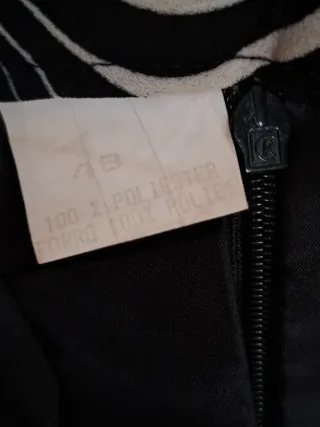 Falda estampada ondas blanco y negro.