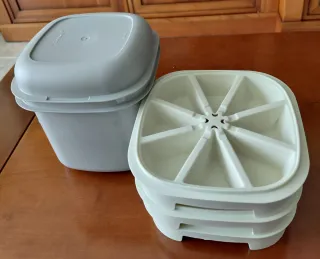 Cubitera Tupperware y accesorios años 80.