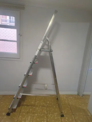 Escalera aluminio 6 peldaños