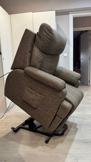 Sillón elevador motorizado en perfecto estado