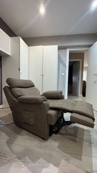 Sillón elevador motorizado en perfecto estado
