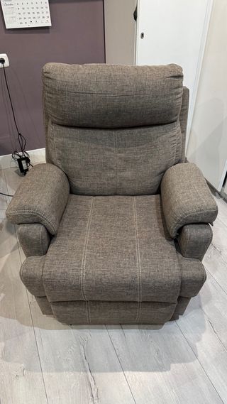 Sillón elevador motorizado en perfecto estado
