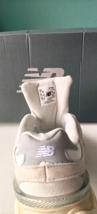 New Balance 9060 Sea Salt Rain Cloud