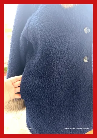 Abrigo azul talla 52 con detalles marrones