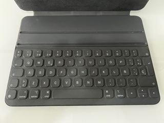 Apple iPad Smart Keyboard Folio 11