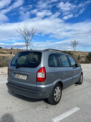 Opel Zafira elegance 2.2DTI 2004
