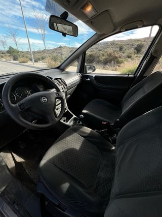 Opel Zafira elegance 2.2DTI 2004