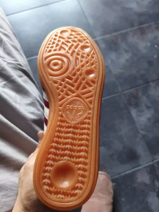 Zapatillas Adidas unisex rojas y blancas