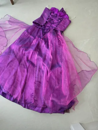 Vestido morado para eventos