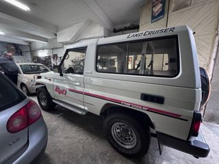 Toyota Land Cruiser BJ73 Estado Impoluto