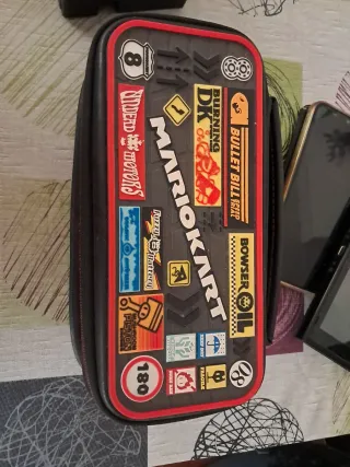 Lote Nintendo Switch + 3 Fundas