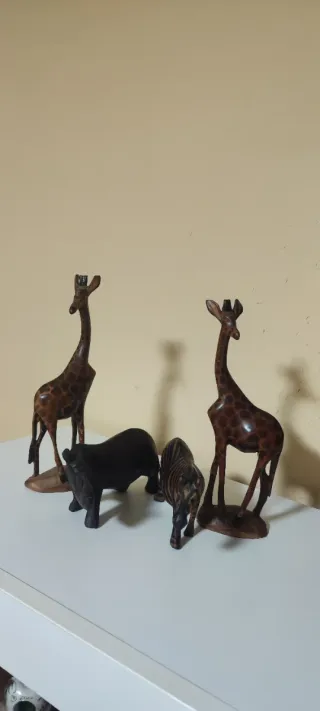 Set animali in legno: giraffe, zebra, rinoceronte