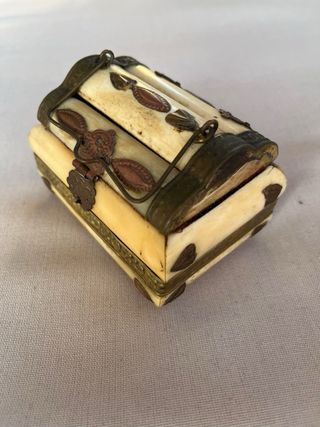 Cofre Vintage Indio 1970- Hueso de camello y Latón