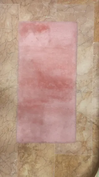 Alfombra rosa peluda 50x100cm