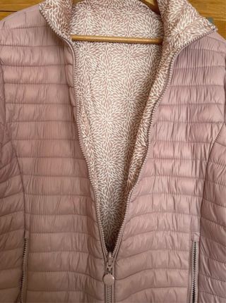 Chaqueta plumífero reversible rosa y blanco