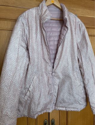 Chaqueta plumífero reversible rosa y blanco