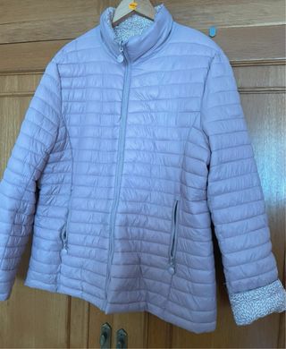 Chaqueta plumífero reversible rosa y blanco