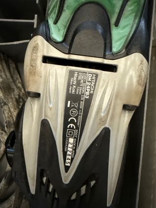 Taladro percutor Hitachi con maletín