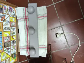 Perchero pequeño gris