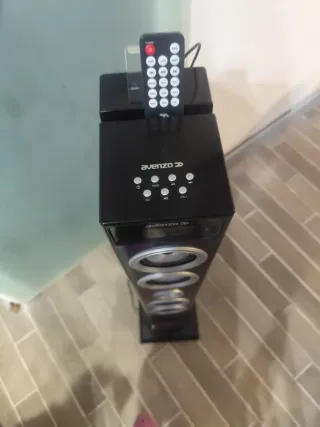 Altavoz Torre Avenzo Negro/Azul