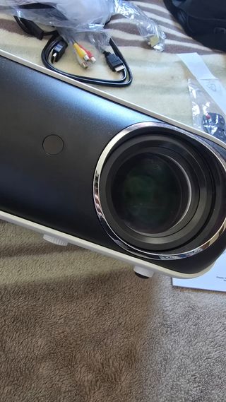 Proyector 1080P Nativo / 4K – Bluetooth 5.1