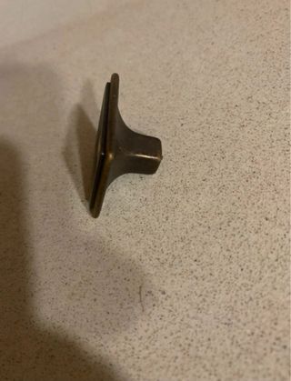 Pomelli quadrati beige e oro