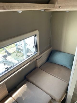 Mini caravana (640 kg) Carpento 360 D CONFORT PLUS