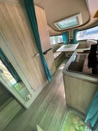 Mini caravana (640 kg) Carpento 360 D CONFORT PLUS