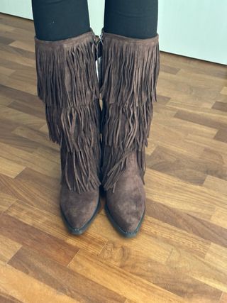 Stivali marroni con frange