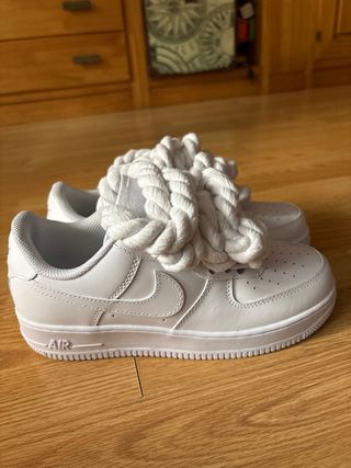 Nike Air Force 1 Blancas con cordones anchos