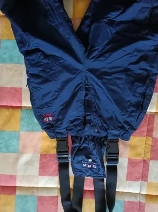 Pantalones de nieve con tirantes y bolsillos