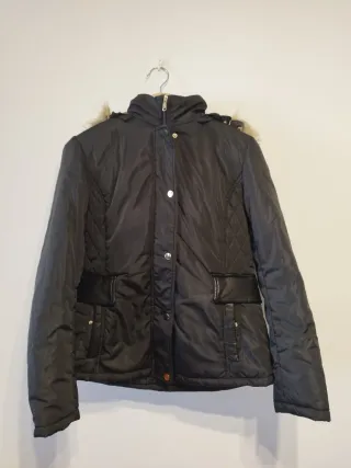 Cazadora abrigada negra