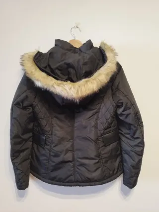 Cazadora abrigada negra