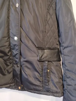 Cazadora abrigada negra